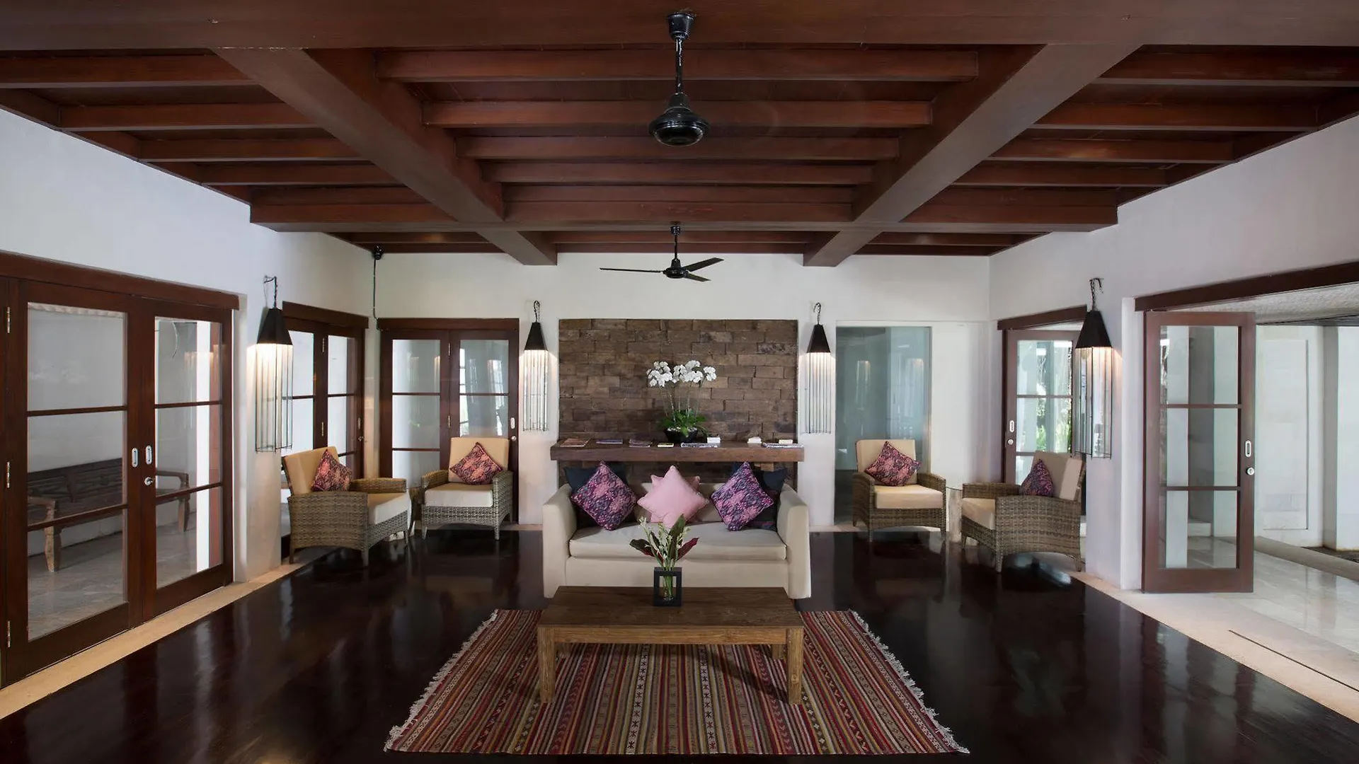 Ubud Village Hotel 4*,