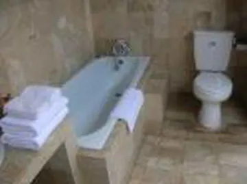 Ubud Village Hotel 4*,