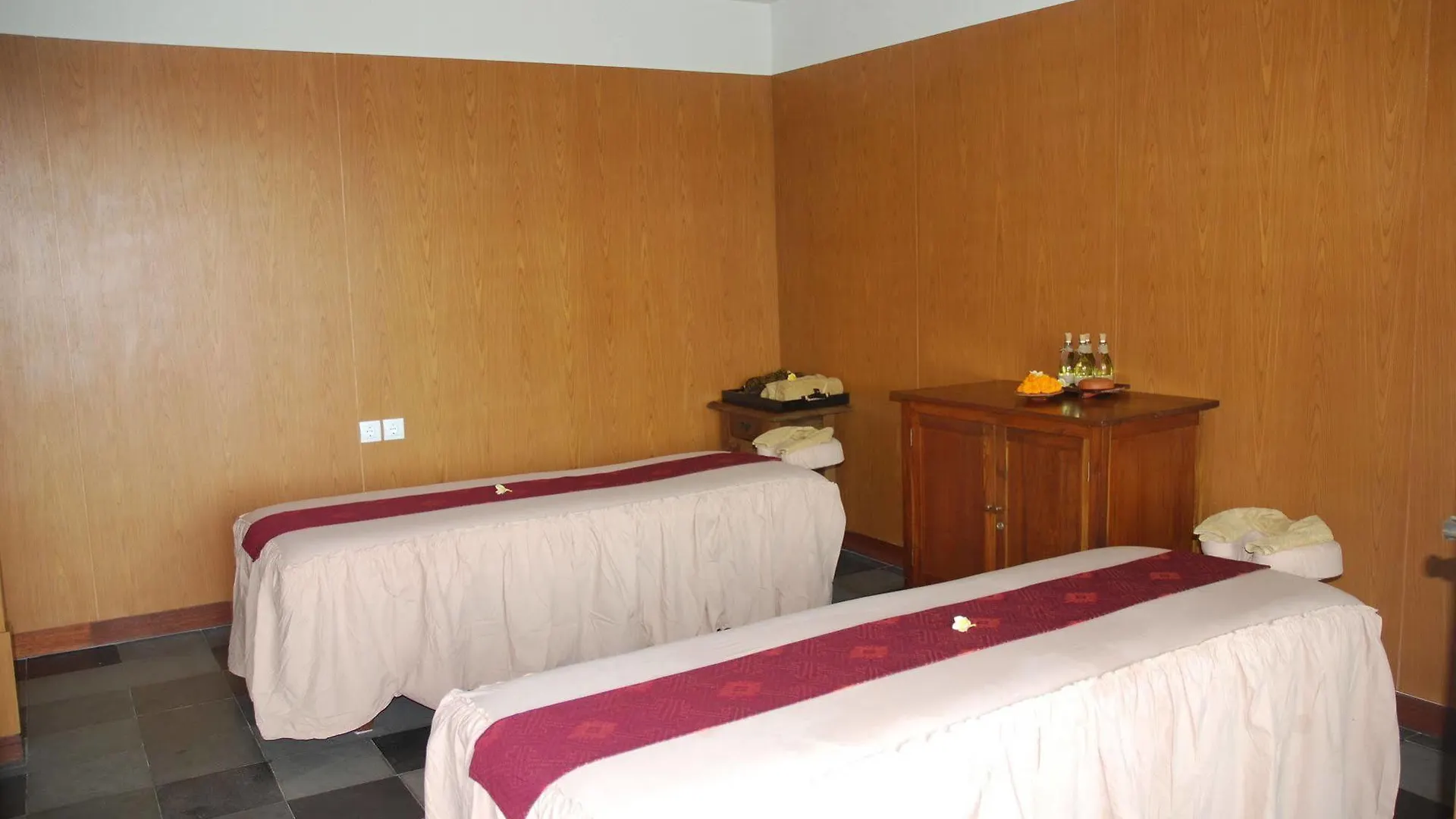Ubud Village Hotel